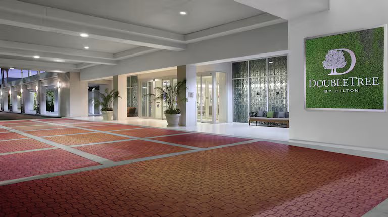 DoubleTree by Hilton Orlando — porte-cochère entrance with DoubleTree logo